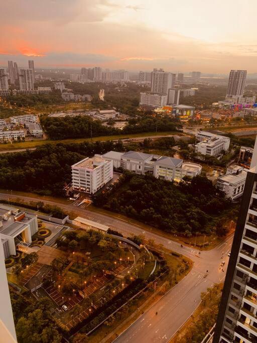 Couples Mind Relaxing Highfloor Staycation 9 Cyberjaya Dış mekan fotoğraf